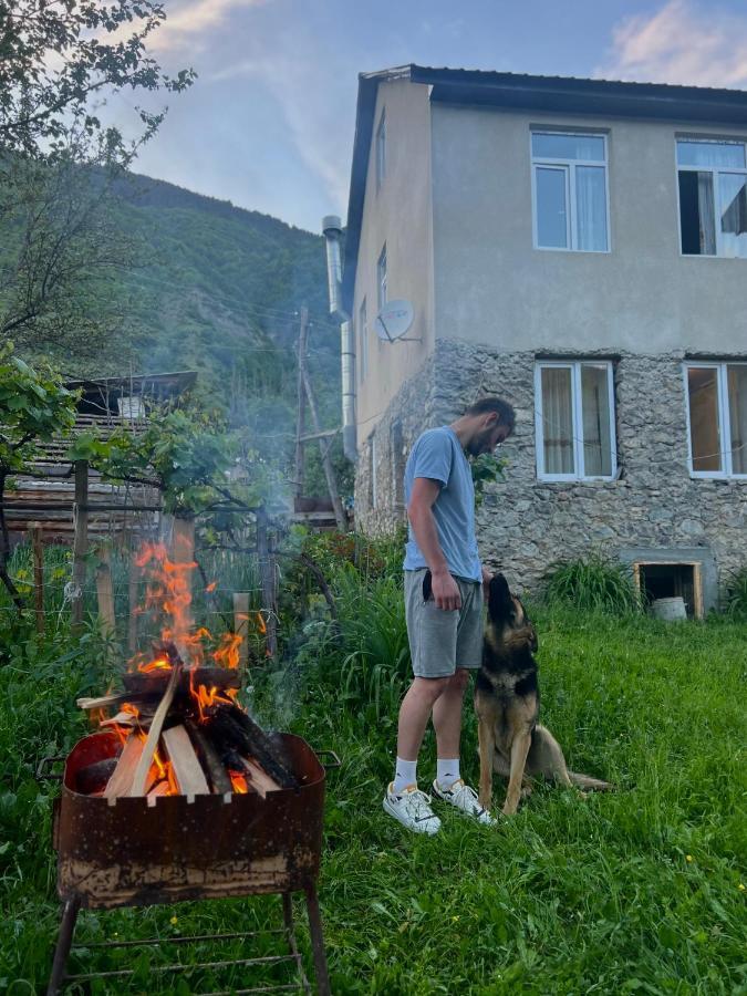 Barbara'S Eco-Cozy Guesthouse Местия Екстериор снимка