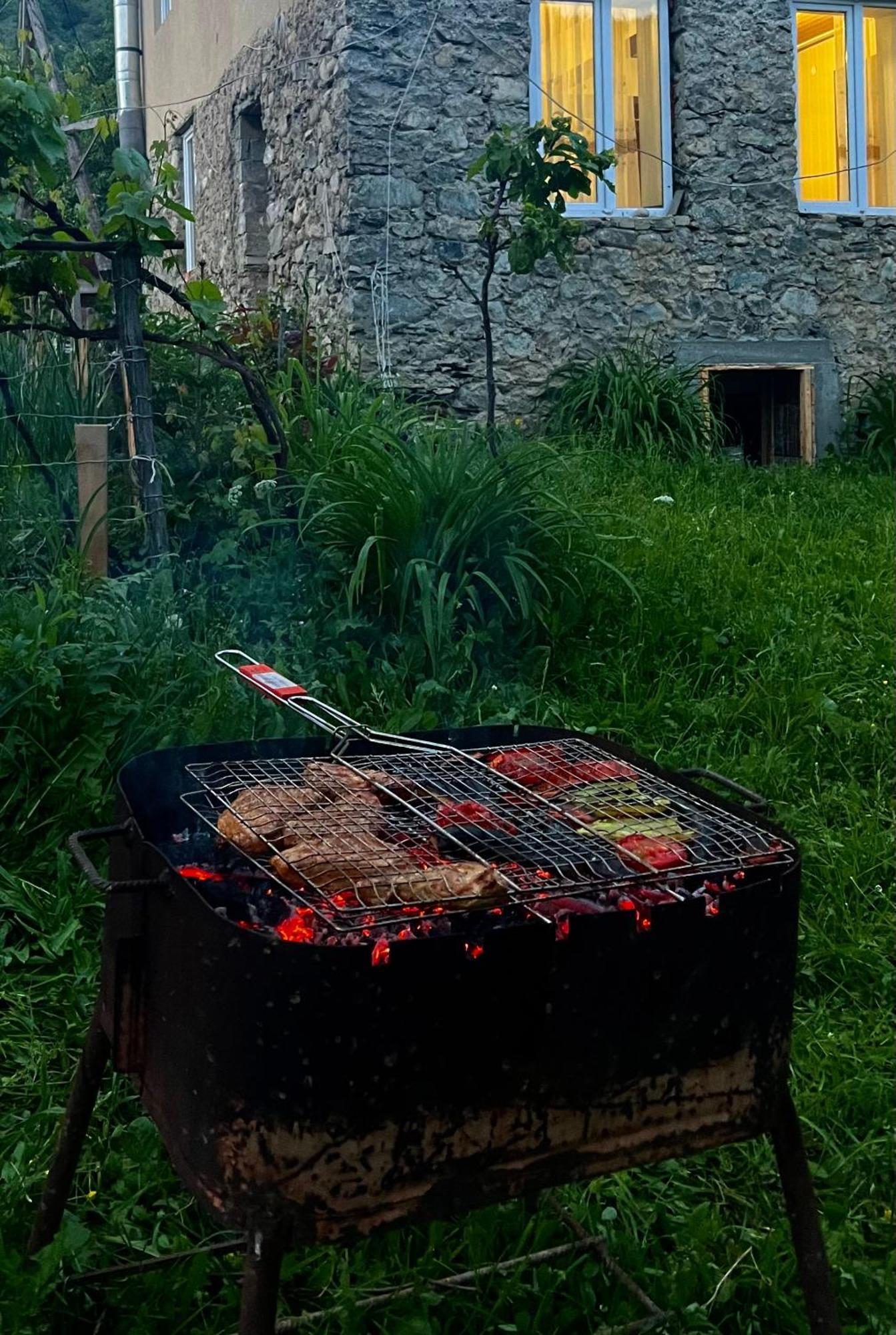 Barbara'S Eco-Cozy Guesthouse Местия Екстериор снимка